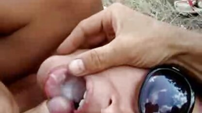 Pria Hitam video sex full jepang bermain dengan vagina pacarnya.